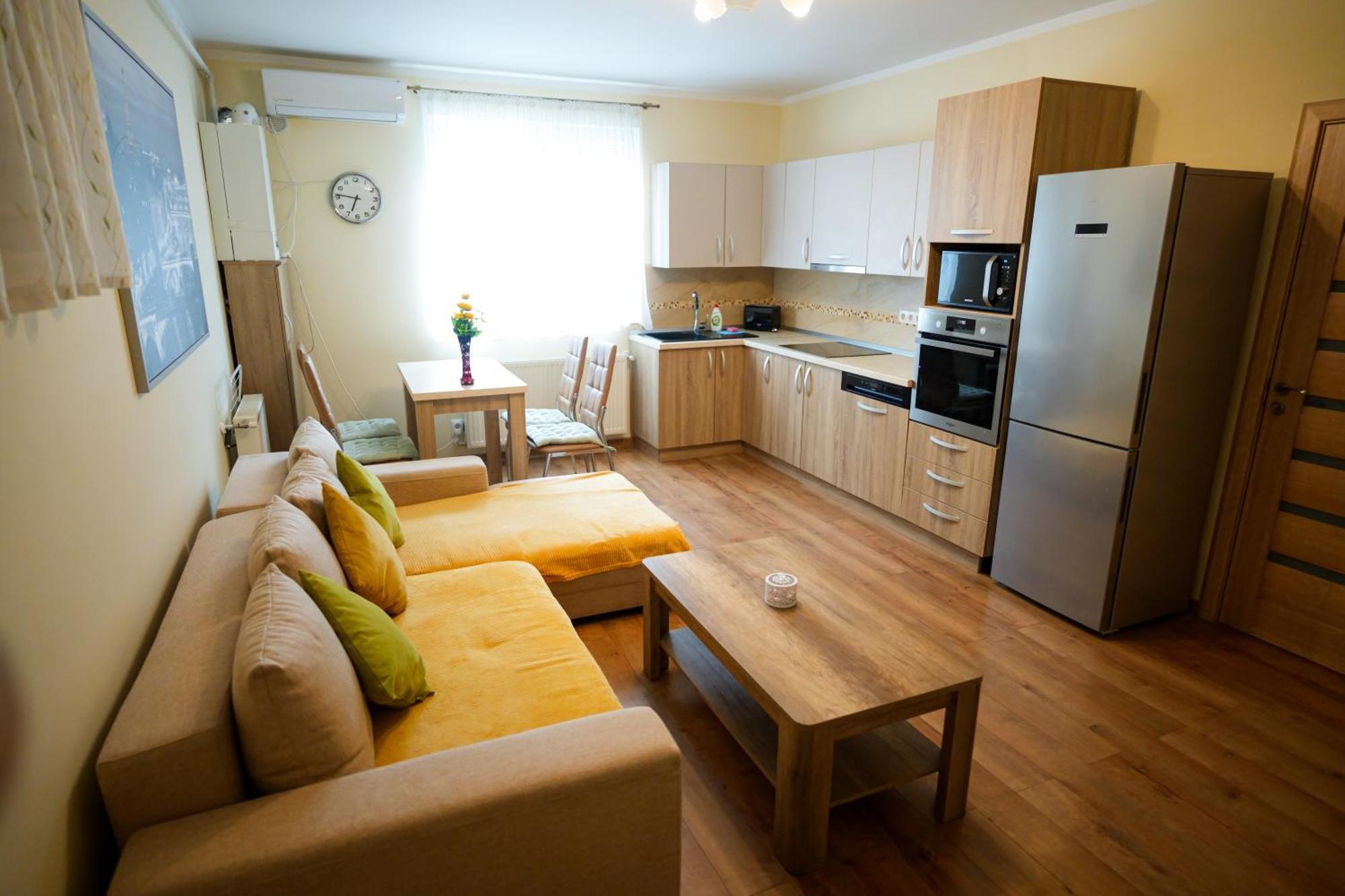 Hunyadi Luxury Ciresica Apartment Сибиу Екстериор снимка